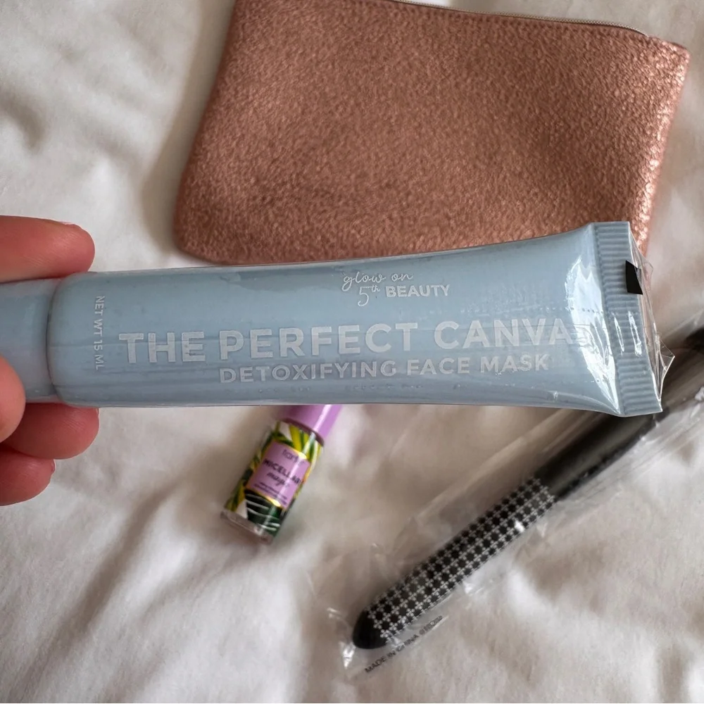 ipsy Rose Gold Glitter Makeup Pouch with Brush & Skincare Samples
